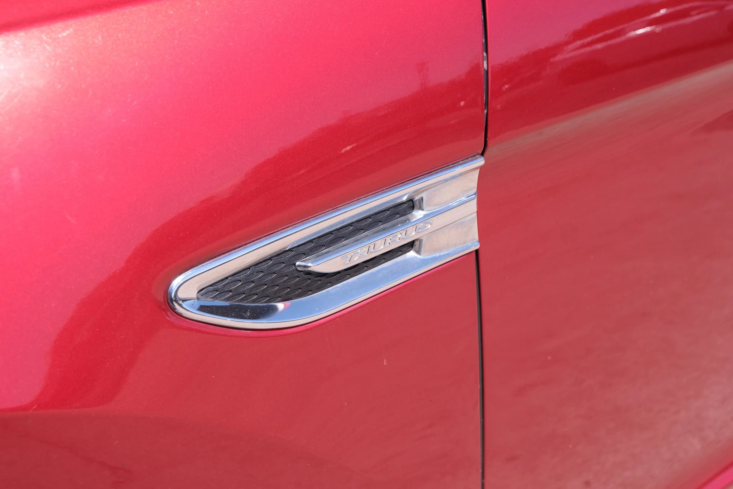 Used 2013 Ford Taurus SEL image 12