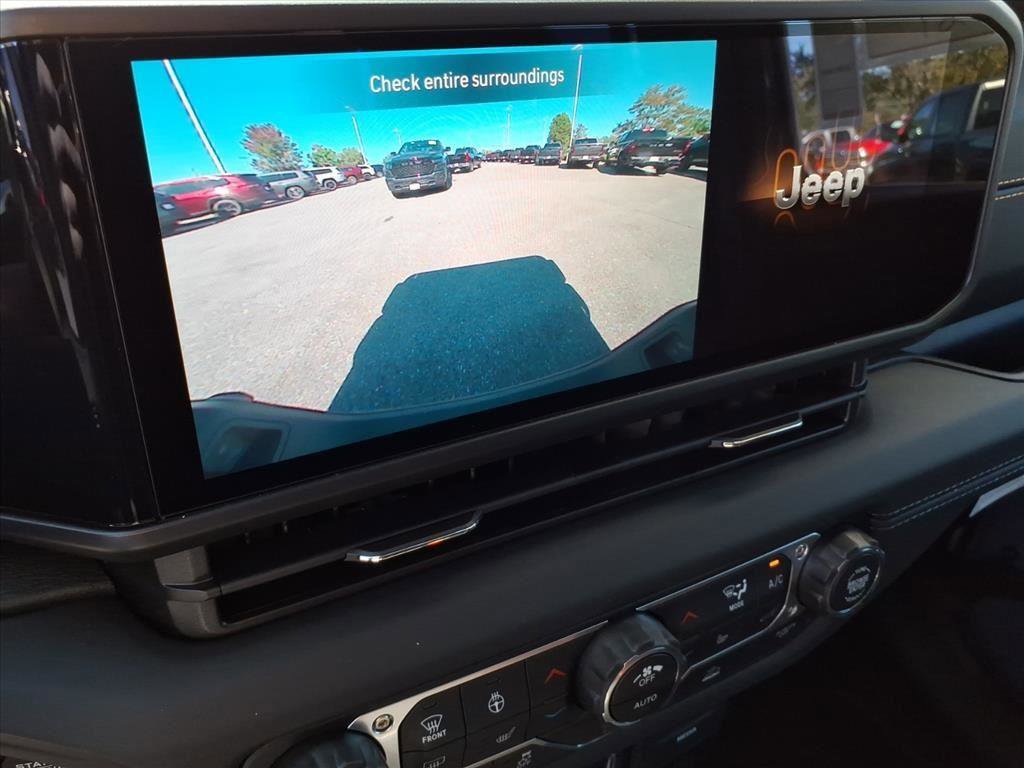 New 2025 Jeep Gladiator Sport image 18