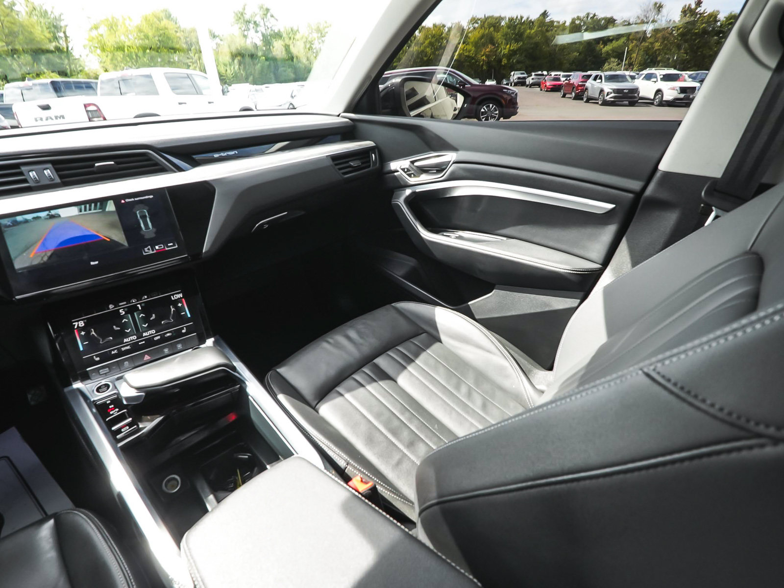 Used 2024 Audi Q8 e-tron Premium AWD/4WD image 44