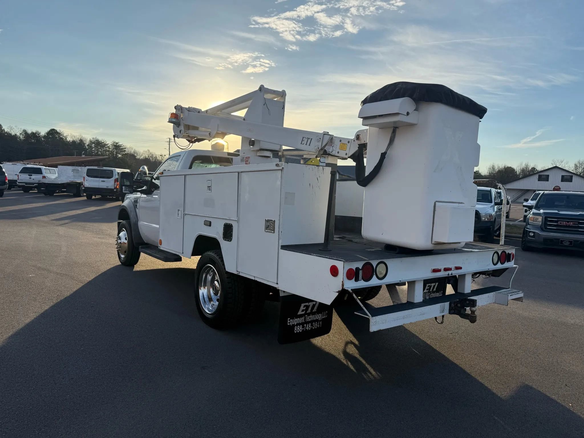 Used 2008 Ford F450 2WD Regular Cab Super Duty image 3