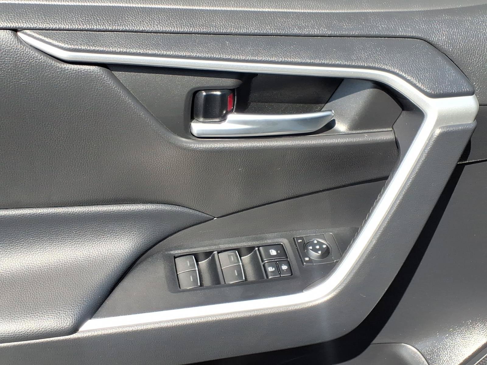 Used 2023 Toyota RAV4 XLE Premium FWD image 33