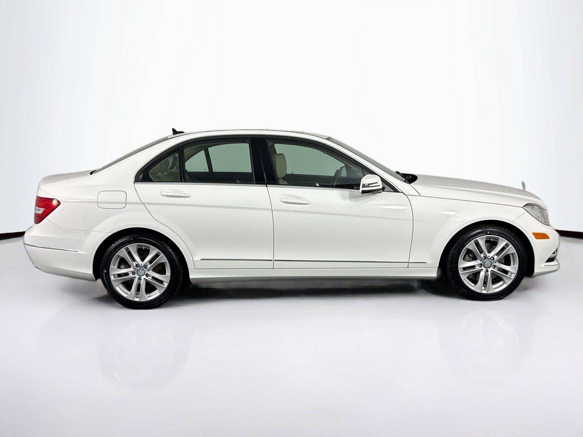 Used 2013 Mercedes-Benz C 300 4MATIC Sedan image 12