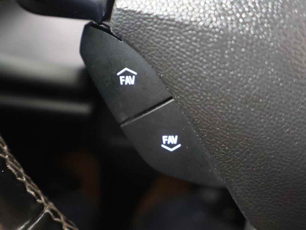 Used 2020 Chevrolet Camaro LT image 39