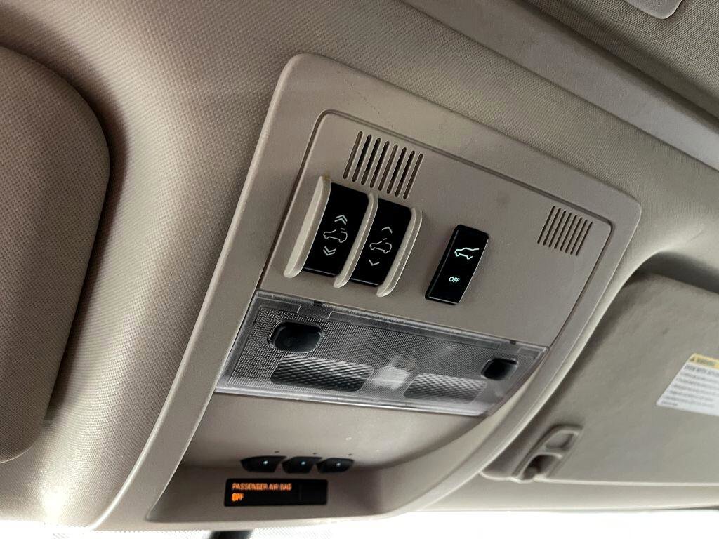 Used 2012 GMC Yukon XL Denali image 26