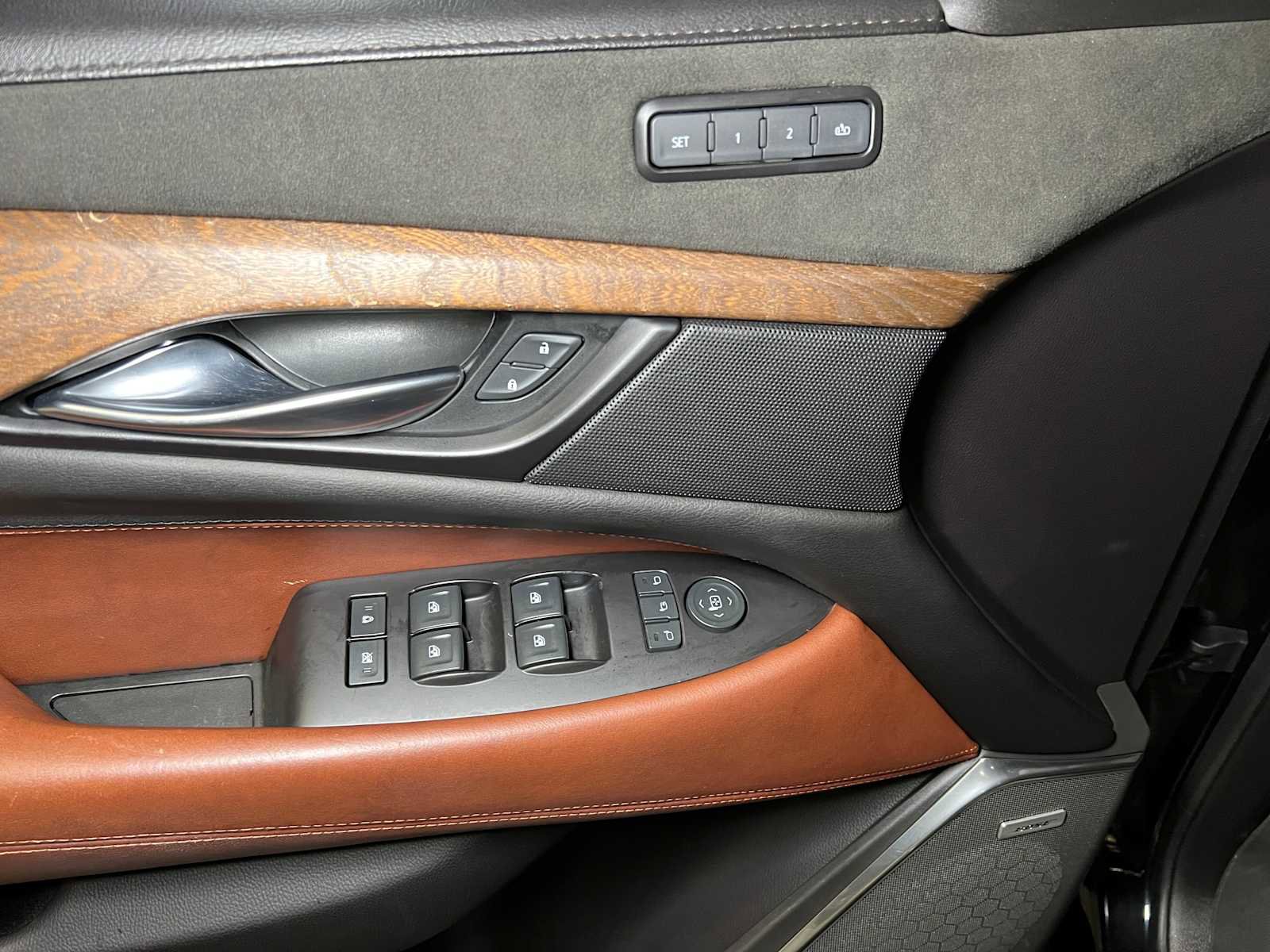 Used 2019 Cadillac Escalade Premium Luxury image 20