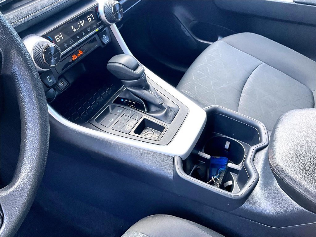 Used 2025 Toyota RAV4 XLE AWD/4WD image 20