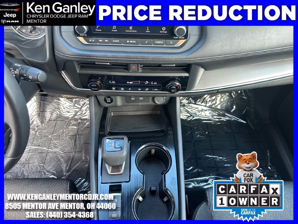 Used 2025 Nissan Rogue SV FWD image 17