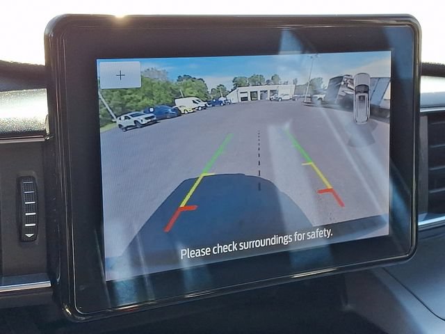 Used 2023 Ford Explorer XLT w/ Equipment Group 202A AWD/4WD image 4