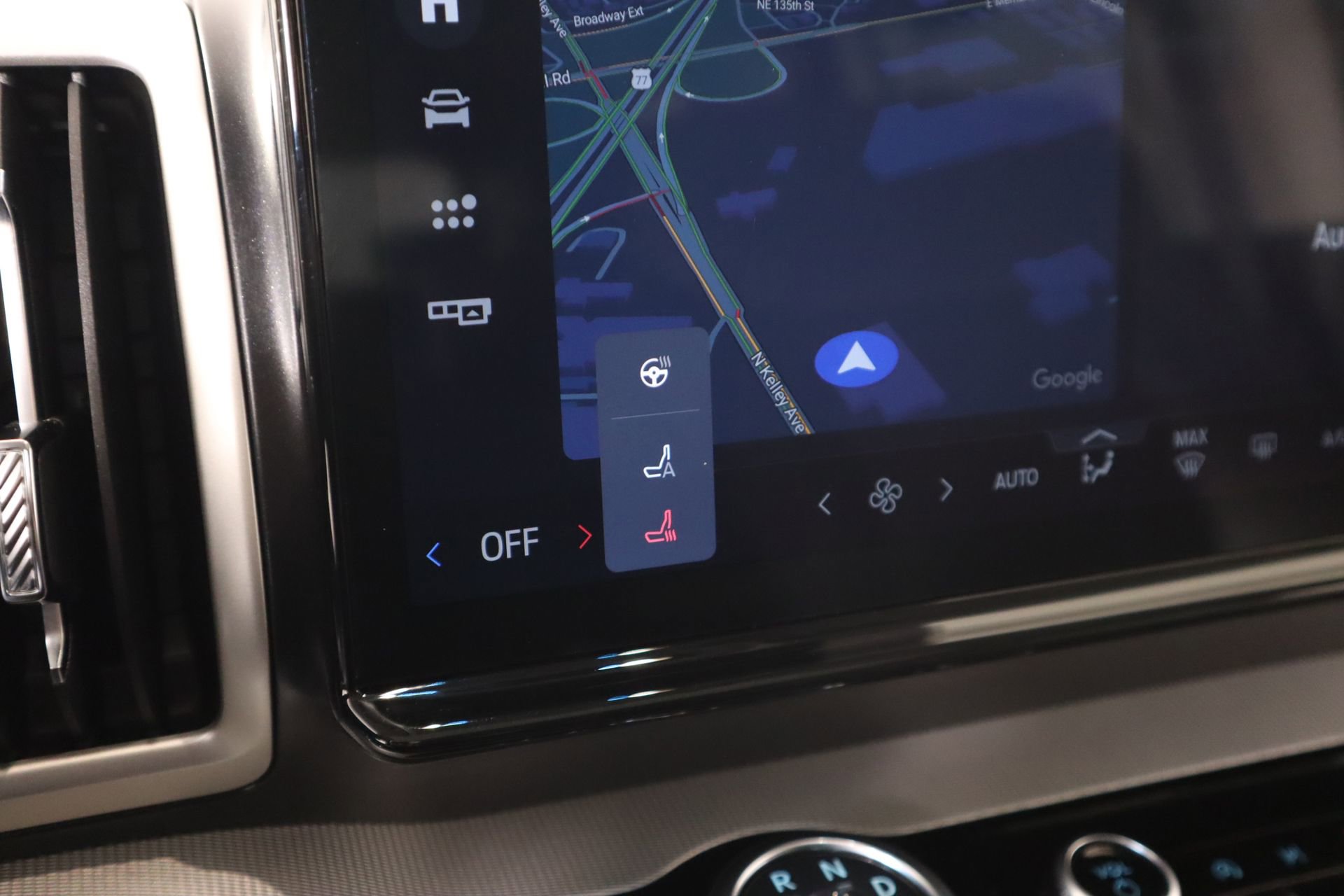 Used 2025 Ford Expedition Active image 7