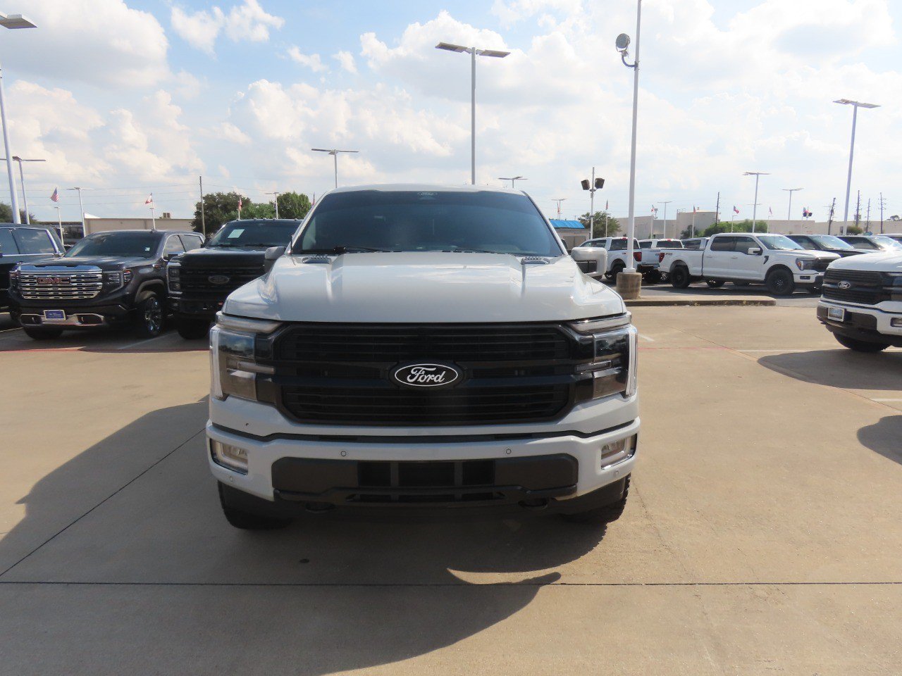 Certified 2024 Ford F150 Platinum w/ FX4 Off-Road Package AWD/4WD image 4