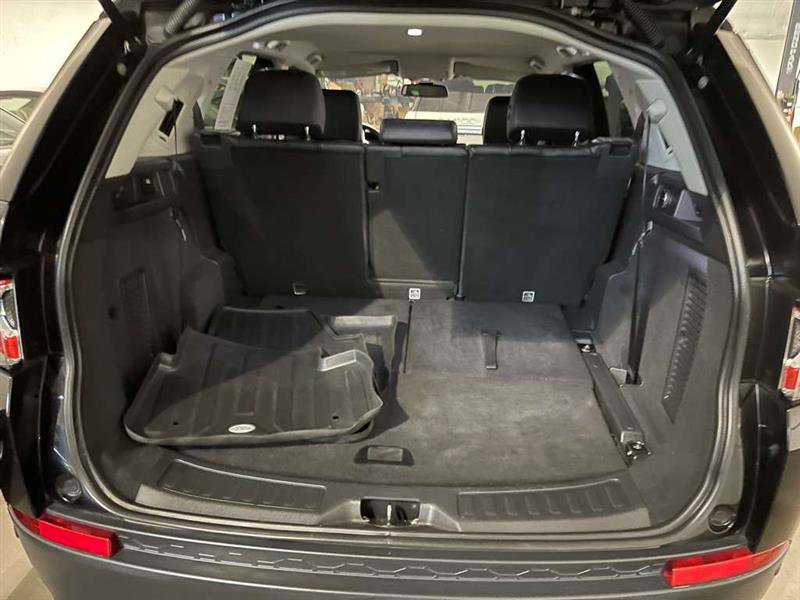 Used 2018 Land Rover Discovery Sport SE image 42
