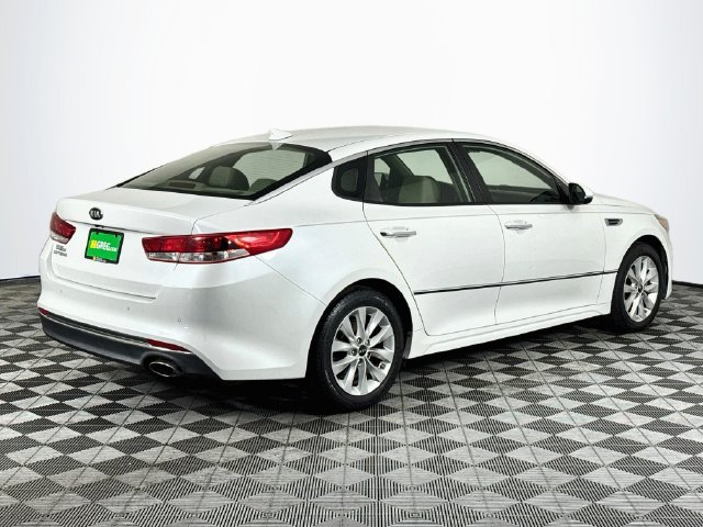 Used 2018 Kia Optima LX w/ 17" Alloy Wheels Package FWD image 8