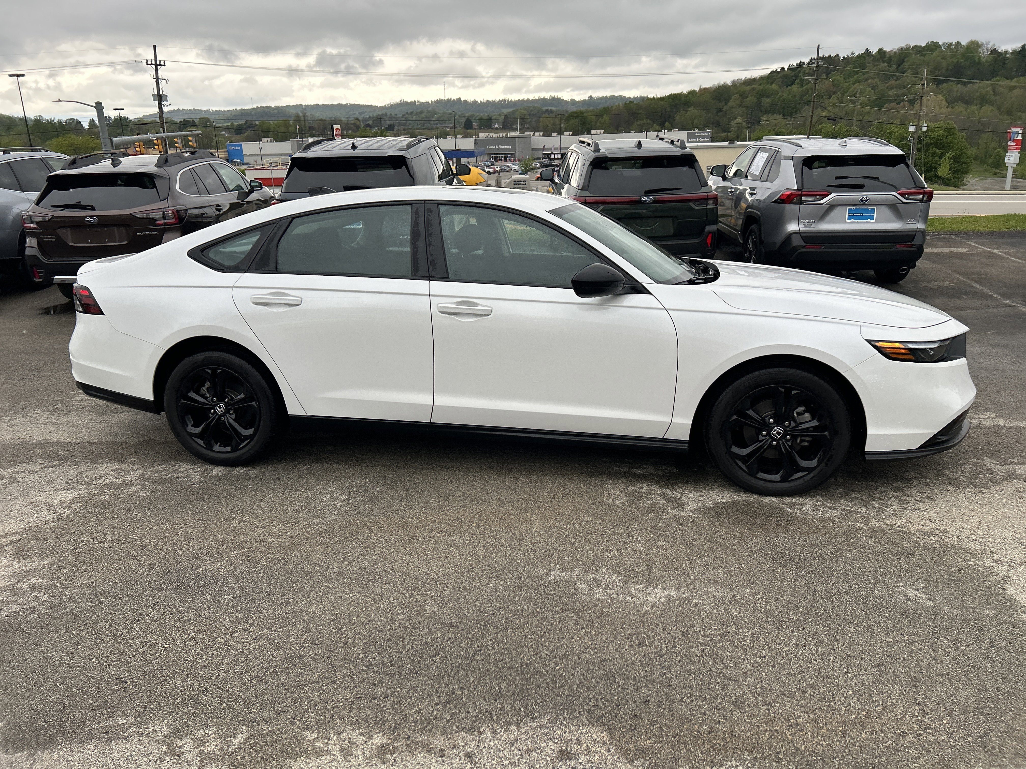 Used 2025 Honda Accord SE image 7