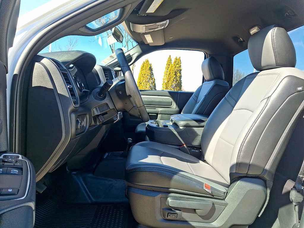 Used 2024 RAM 2500 Tradesman w/ Chrome Appearance Group image 11