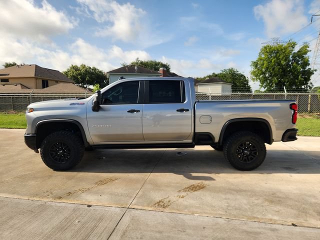 Used 2025 Chevrolet Silverado 2500 ZR2 w/ Technology Package AWD/4WD image 4
