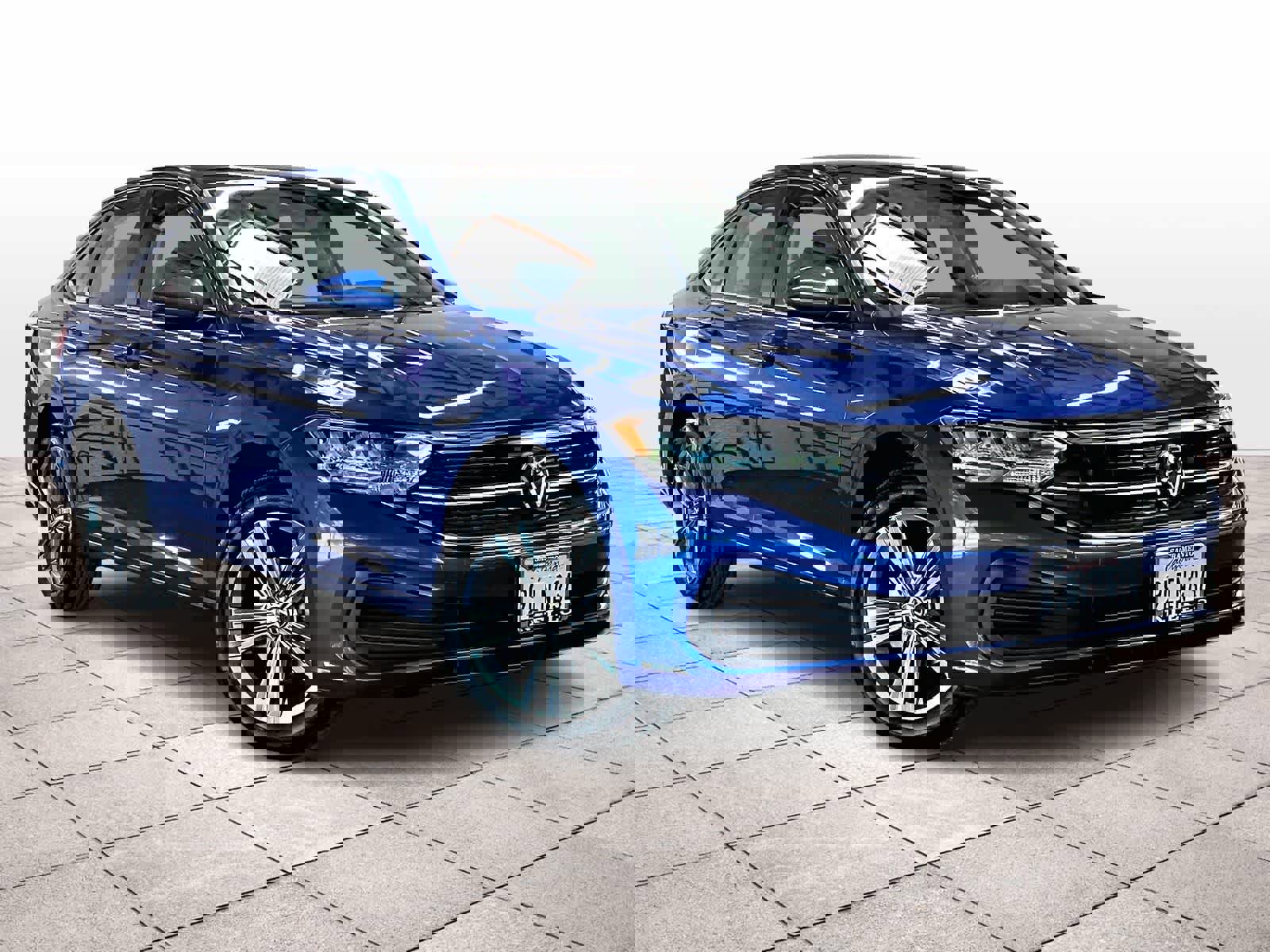 Used 2024 Volkswagen Jetta SE image 2