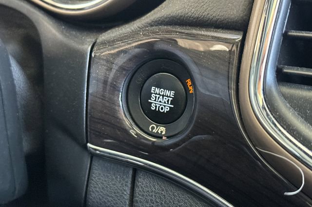 Used 2017 Jeep Grand Cherokee Overland image 21