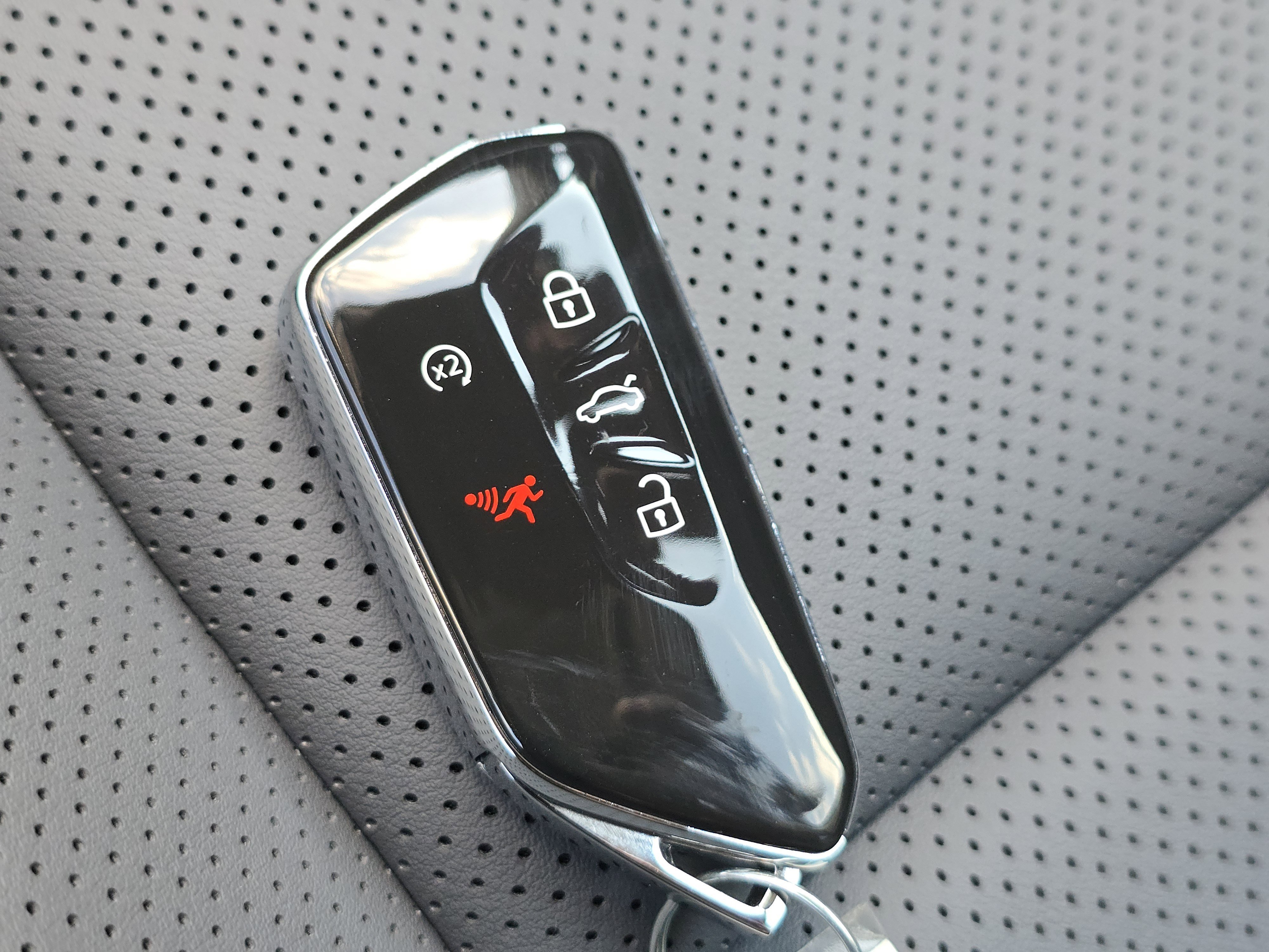 New 2025 Volkswagen Tiguan SE image 27