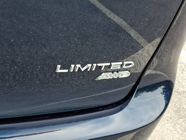 Used 2022 Chrysler Pacifica Limited AWD/4WD image 32