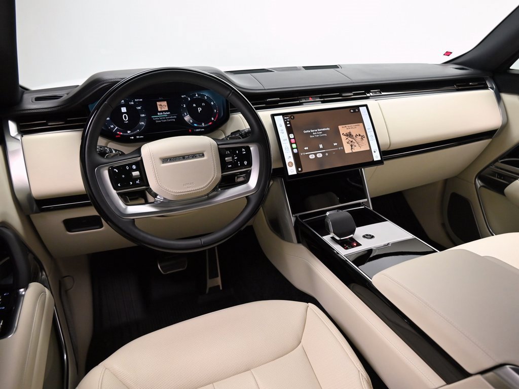 Used 2025 Land Rover Range Rover Long Wheelbase Autobiography image 13