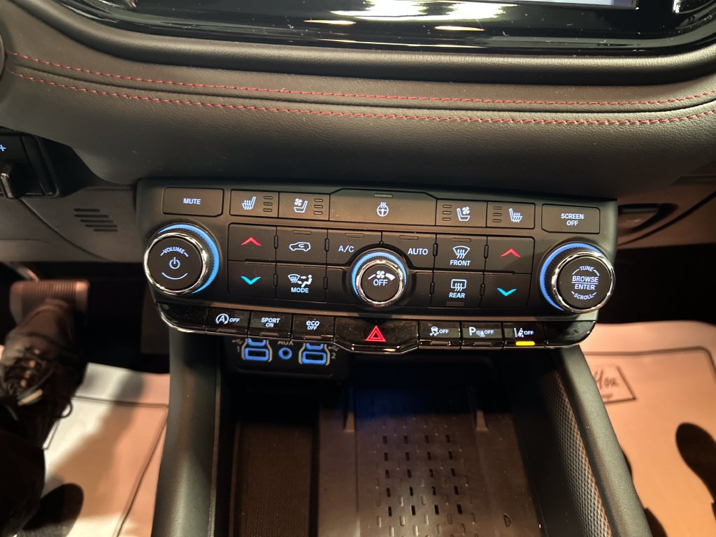 Used 2025 Dodge Durango GT AWD/4WD image 19