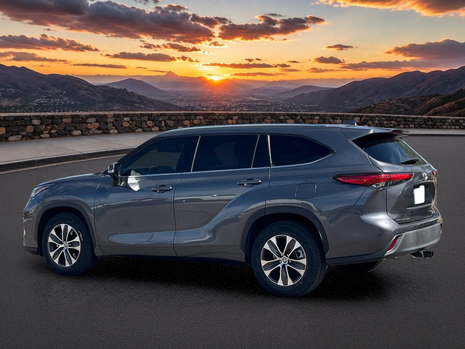 Used 2021 Toyota Highlander XLE FWD image 4