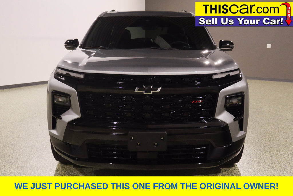 Used 2025 Chevrolet Traverse RS w/ LPO, Cargo Package FWD image 3