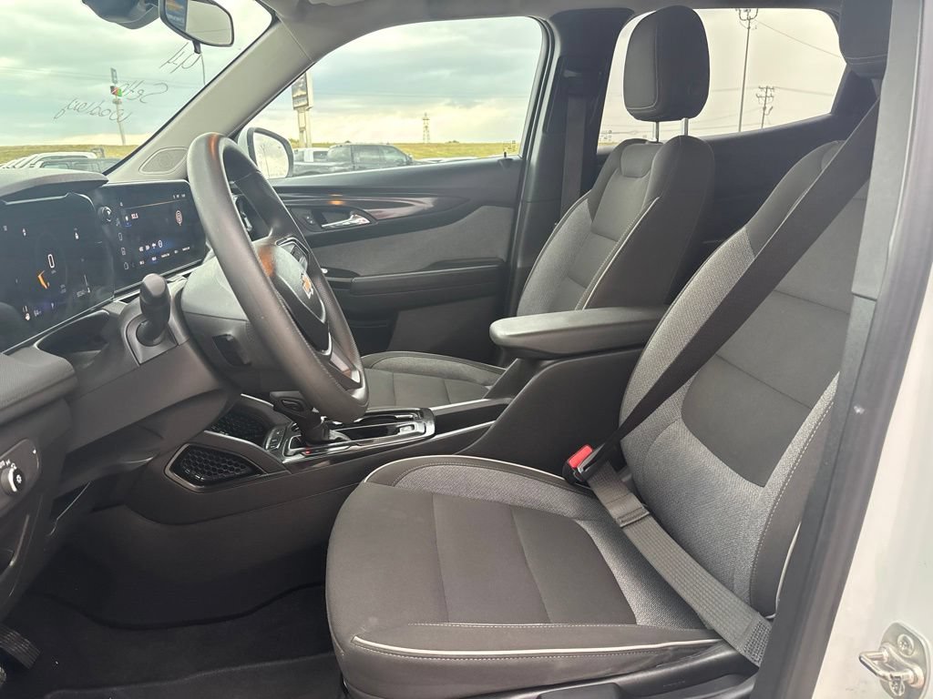 Used 2024 Chevrolet TrailBlazer LT w/ Driver Confidence Package FWD image 9