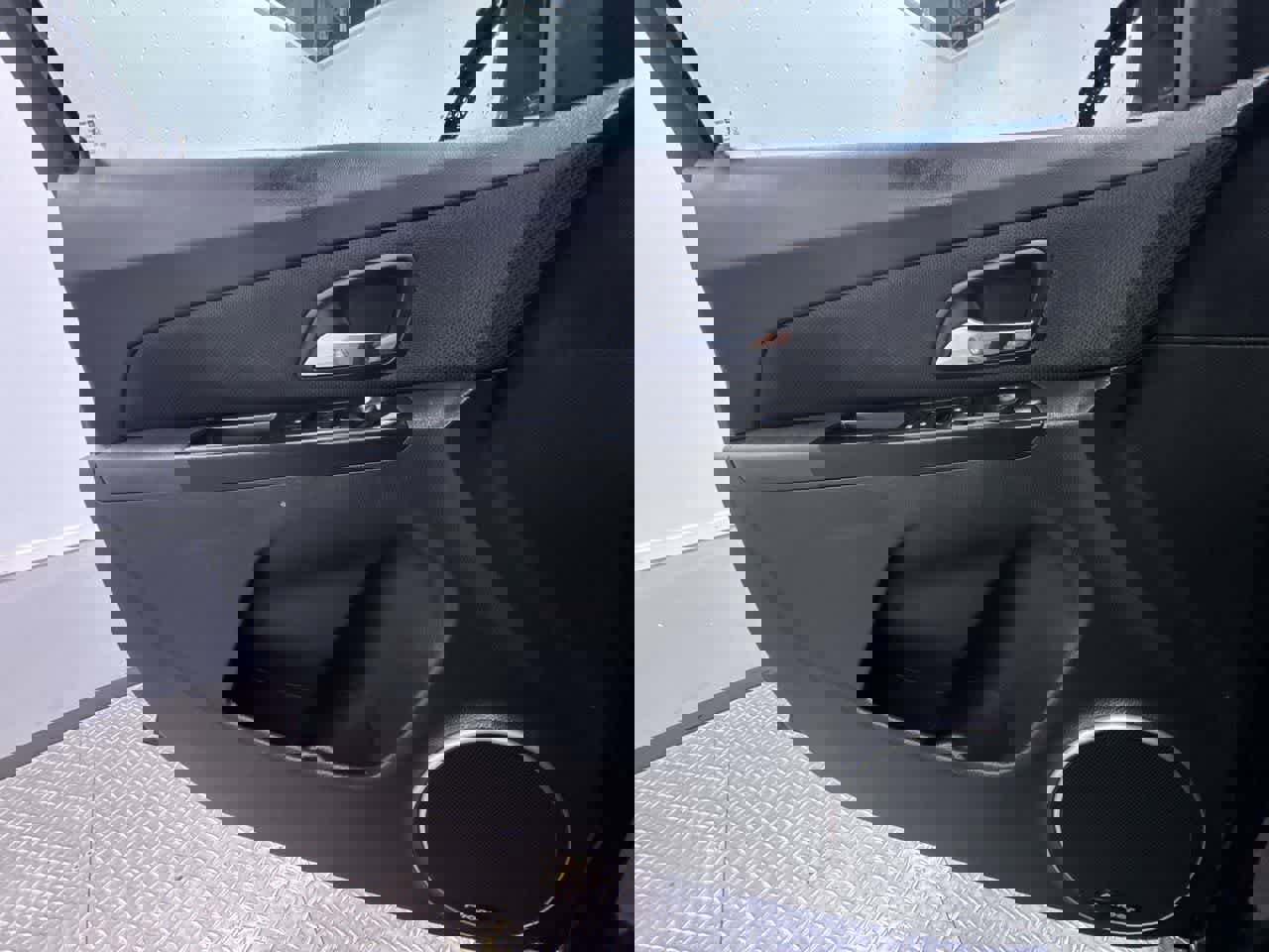 Used 2024 Chevrolet Trax RS w/ Driver Confidence Package image 27