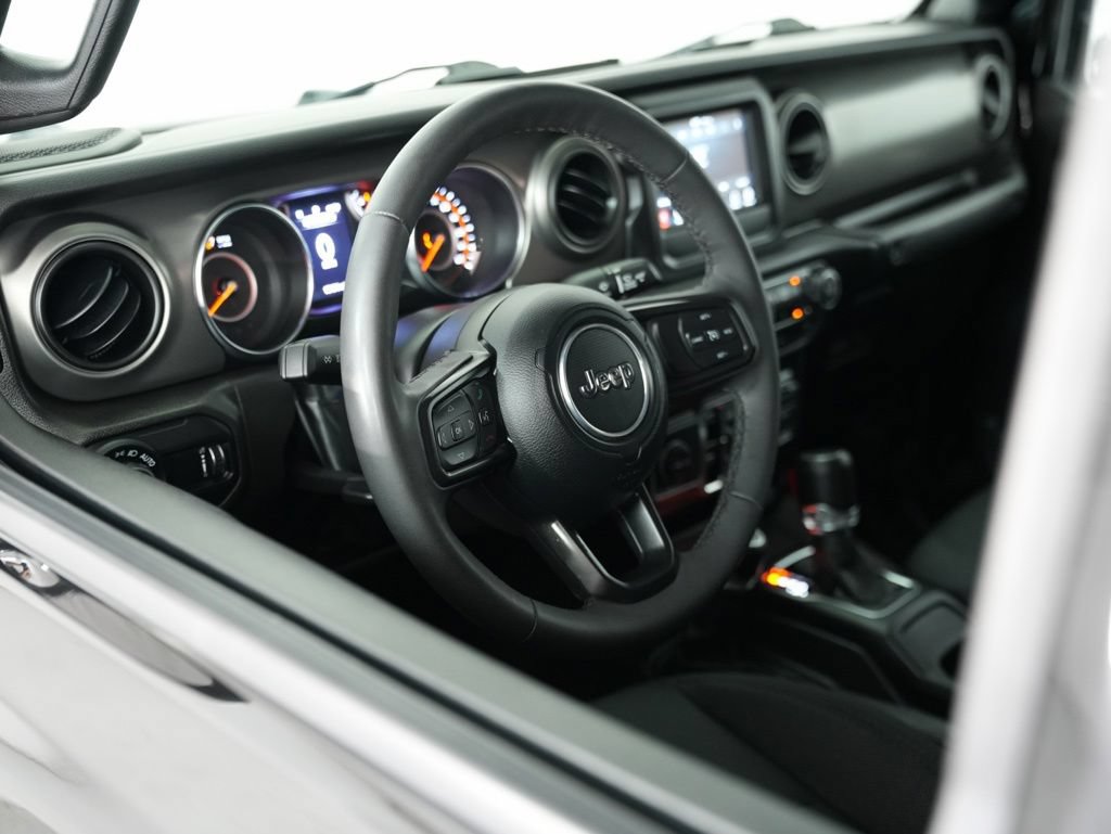 Used 2023 Jeep Gladiator Sport AWD/4WD image 6