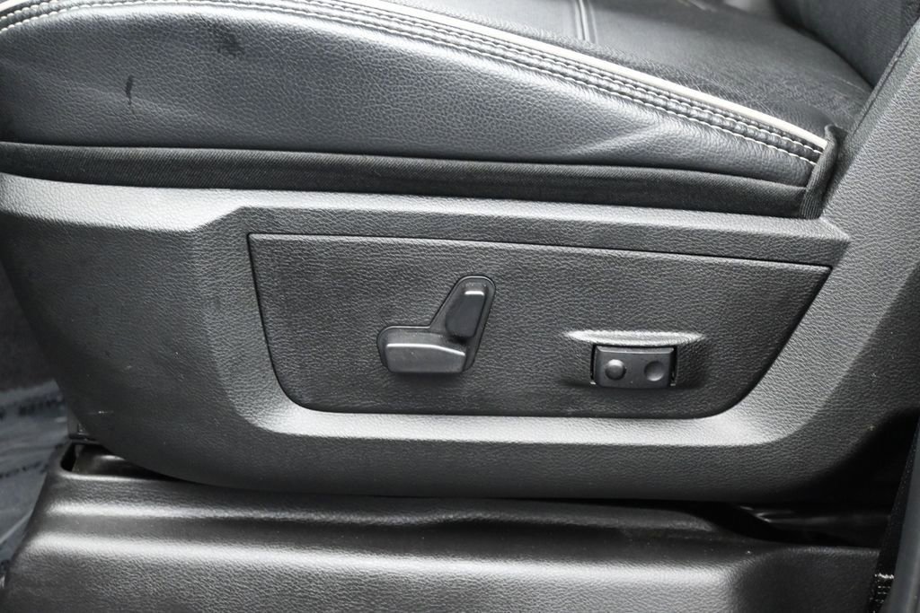 Used 2026 RAM 3500 Laramie AWD/4WD image 12