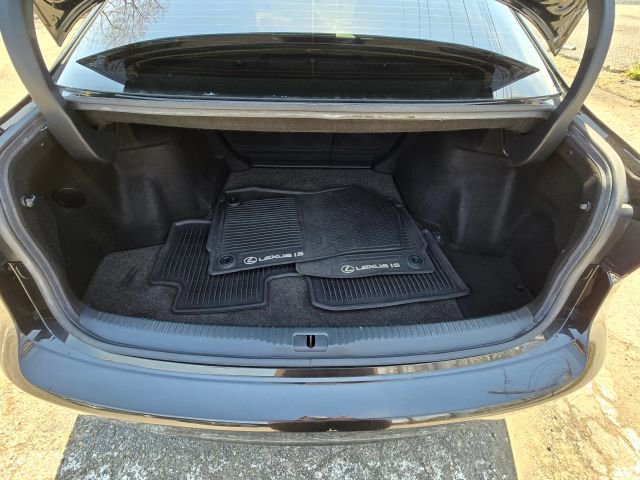 Used 2017 Lexus IS 300 AWD w/ Premium Package image 34