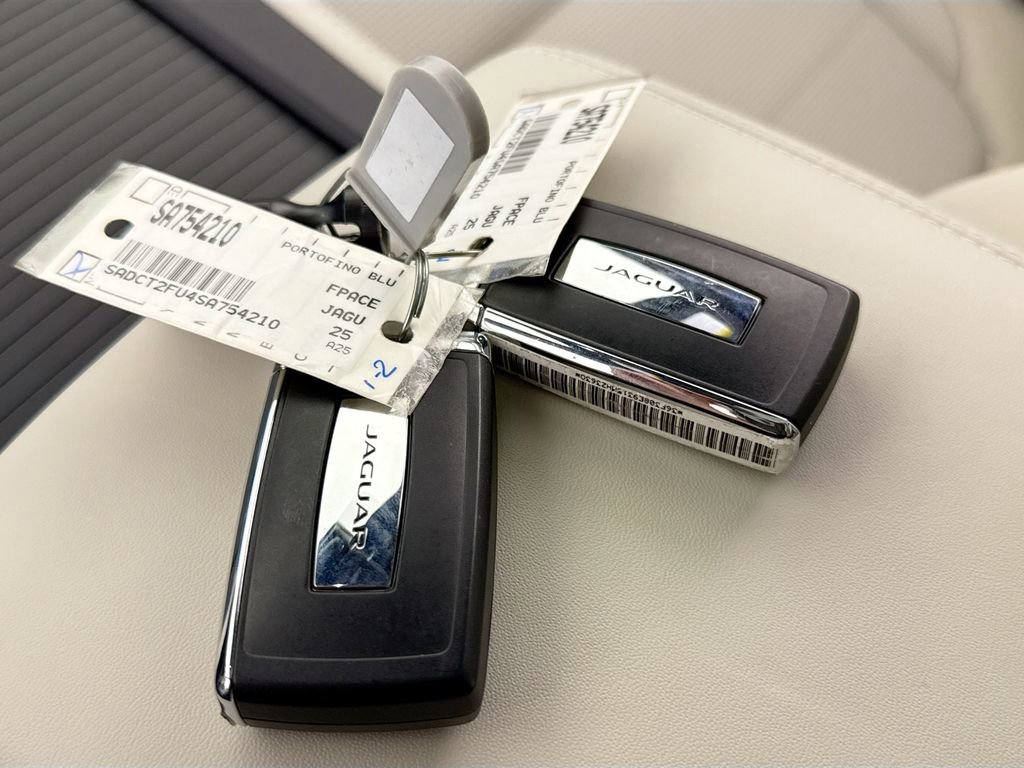 Used 2025 Jaguar F-PACE R-Dynamic S image 17