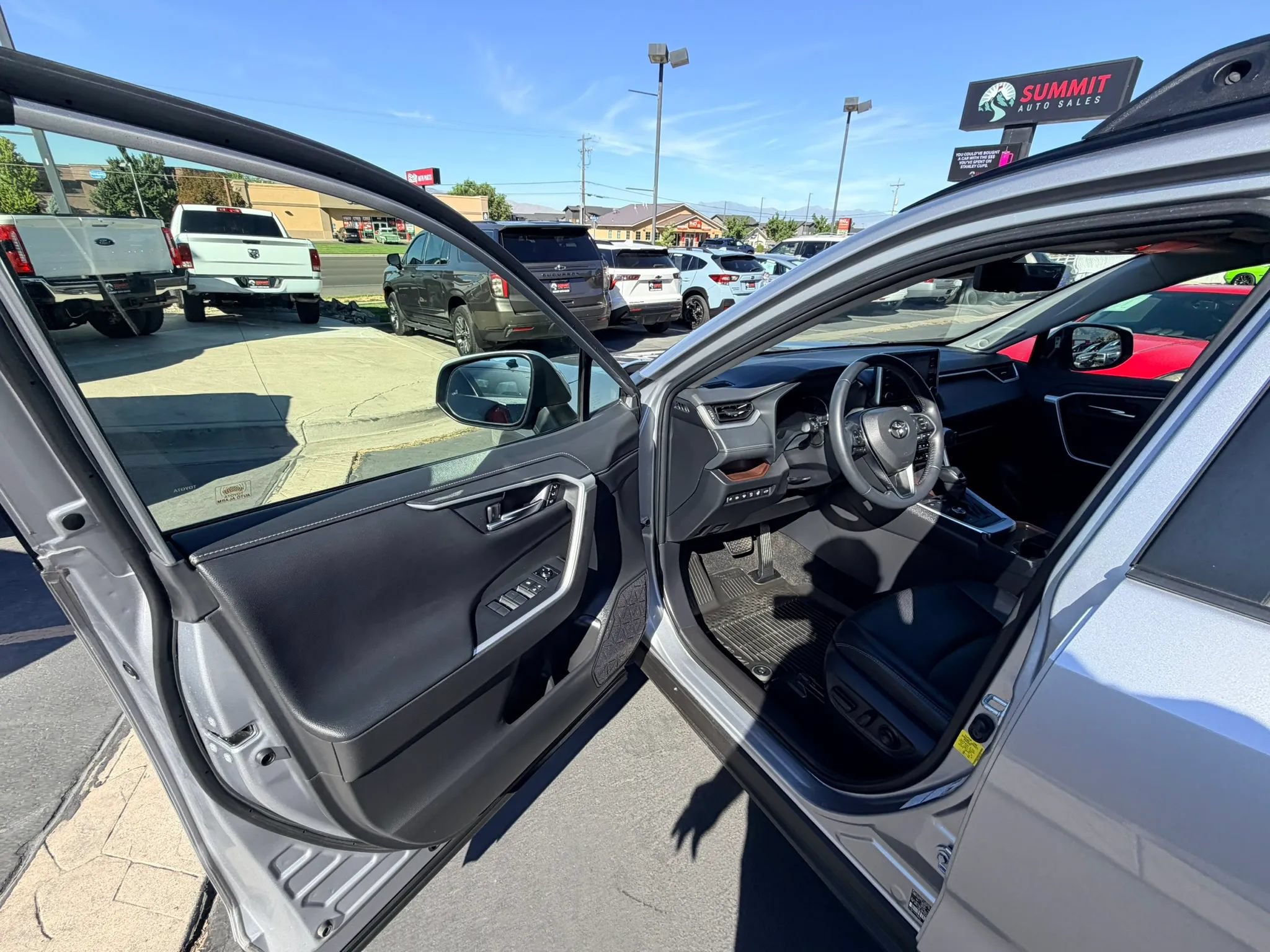 Used 2021 Toyota RAV4 Limited AWD/4WD image 10