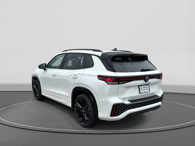 New 2026 Volkswagen Tiguan SE R-Line FWD image 3