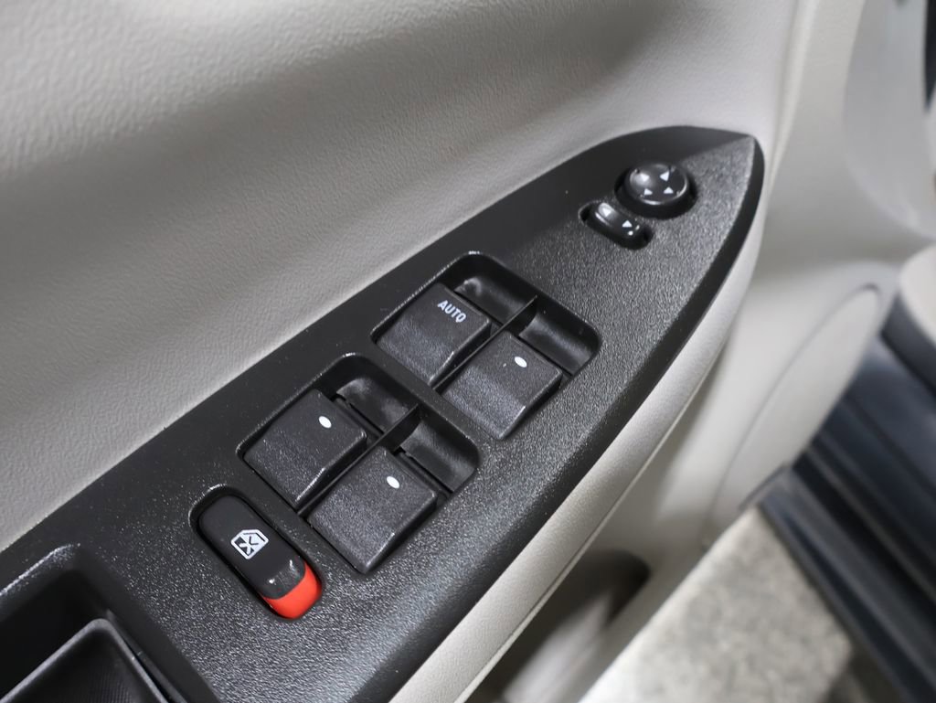 Used 2010 Chevrolet Impala LT w/ Luxury Edition Package image 20