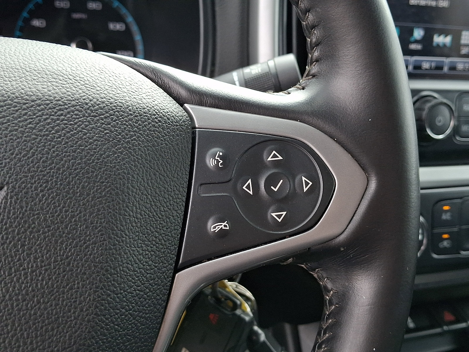 Used 2018 Chevrolet Colorado LT w/ LT Convenience Package AWD/4WD image 21