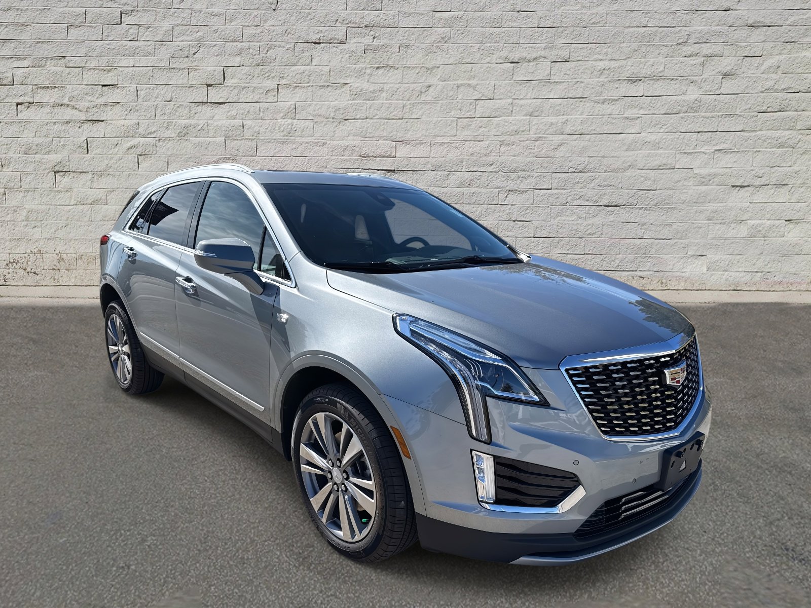Certified 2025 Cadillac XT5 Premium Luxury image 3