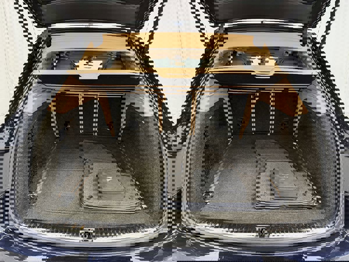 Used 2017 Bentley Bentayga image 35