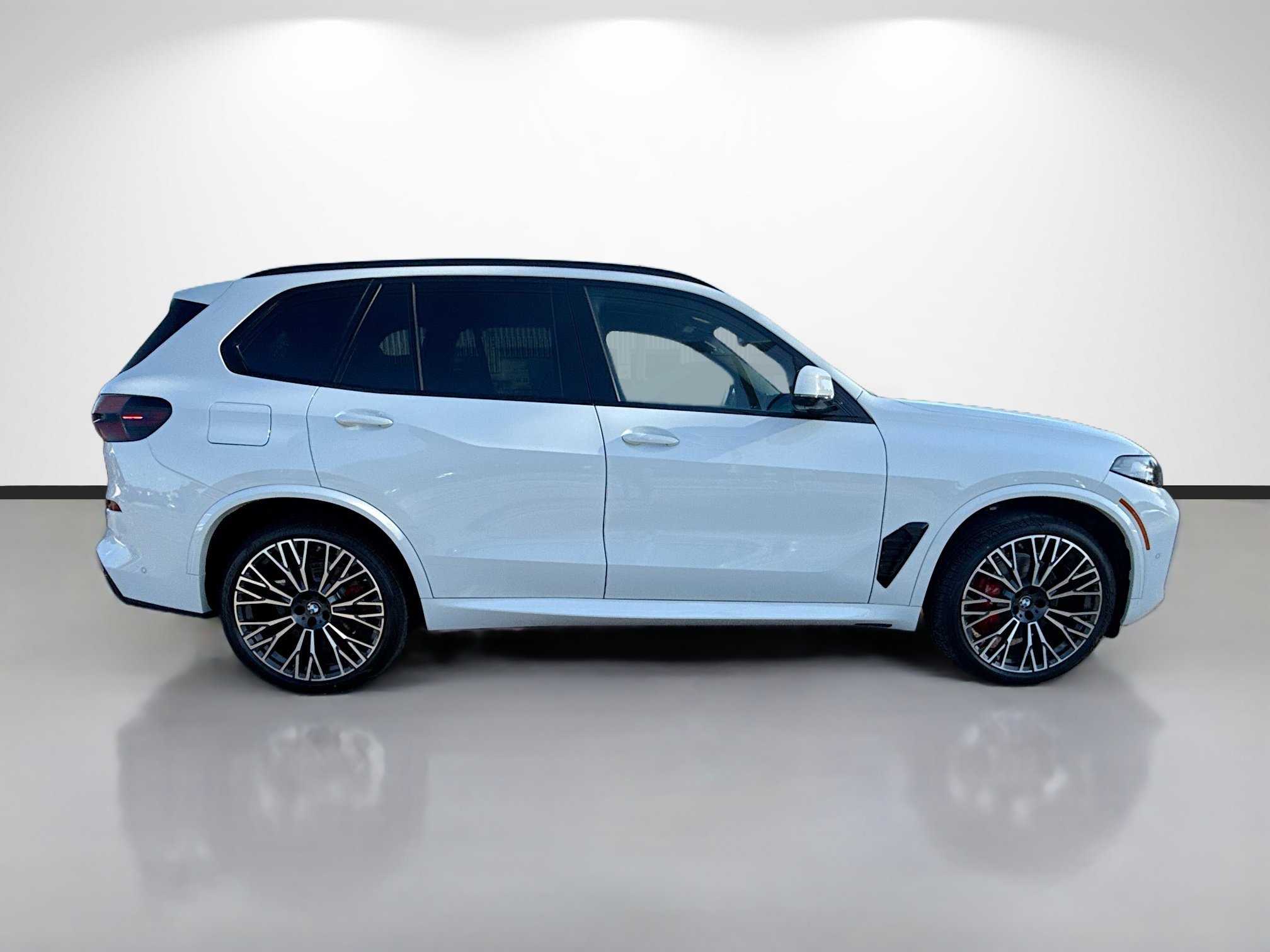New 2026 BMW X5 xDrive40i w/ M Sport Package image 2
