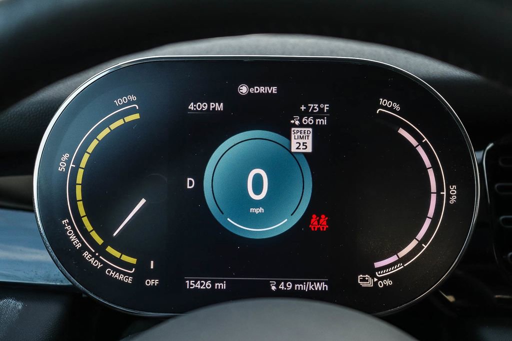 Used 2024 MINI Cooper SE image 29