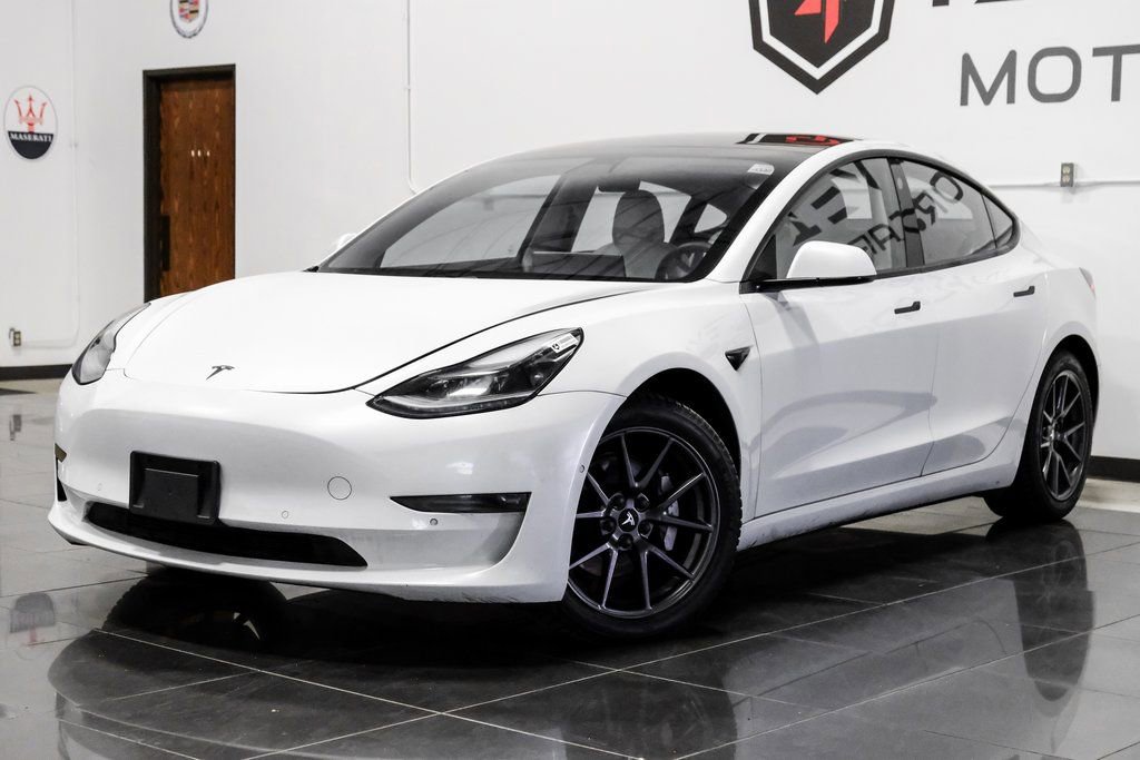 Used 2021 Tesla Model 3 Standard Range Plus image 8