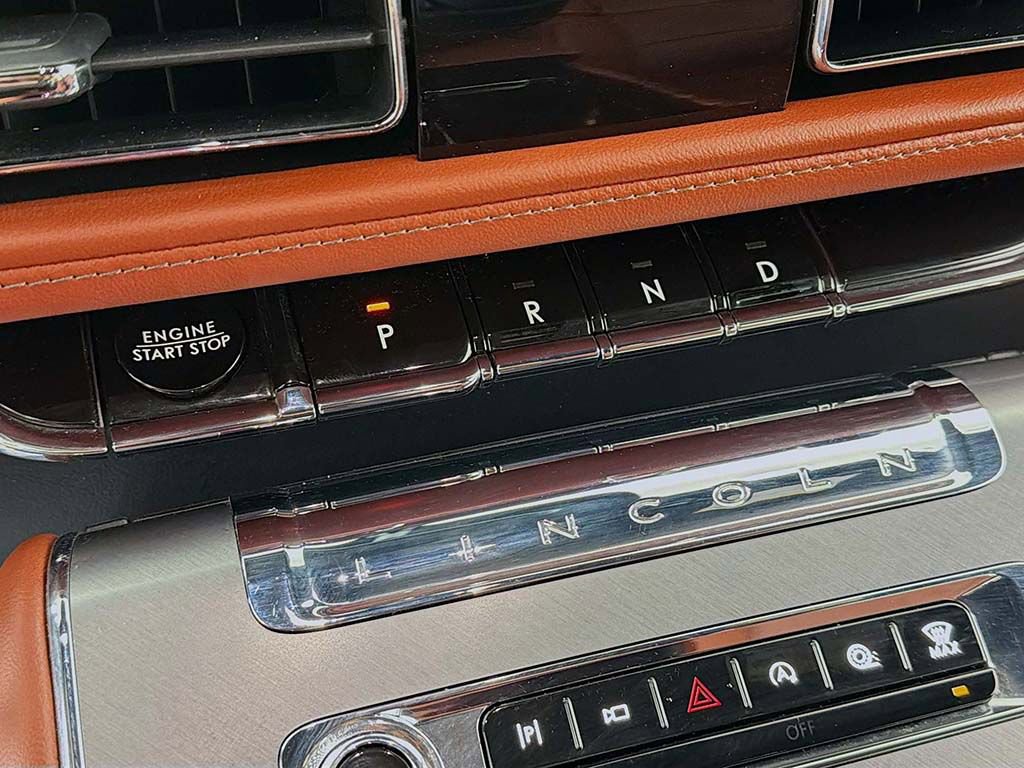 Used 2025 Lincoln Aviator Reserve w/ Equipment Group 201A AWD/4WD image 42