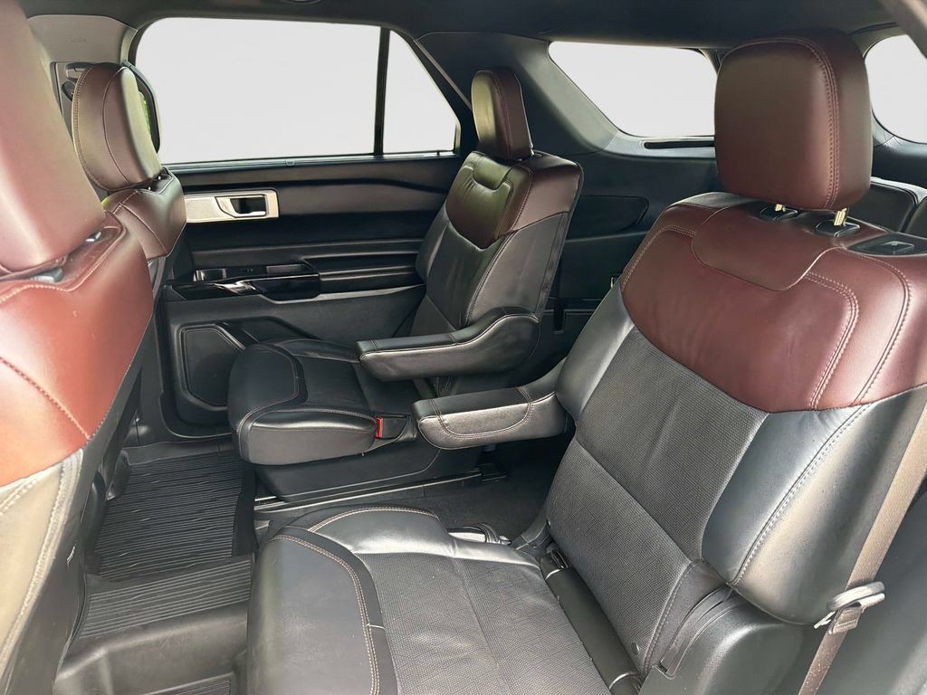 Used 2023 Ford Explorer Platinum w/ Technology Package AWD/4WD image 14