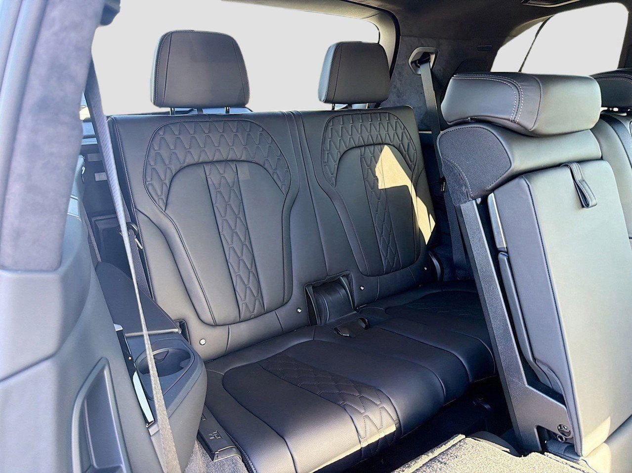 New 2026 BMW X7 M60i image 23