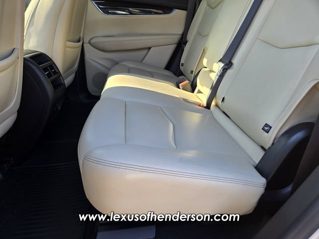 Used 2019 Cadillac XT5 FWD image 11