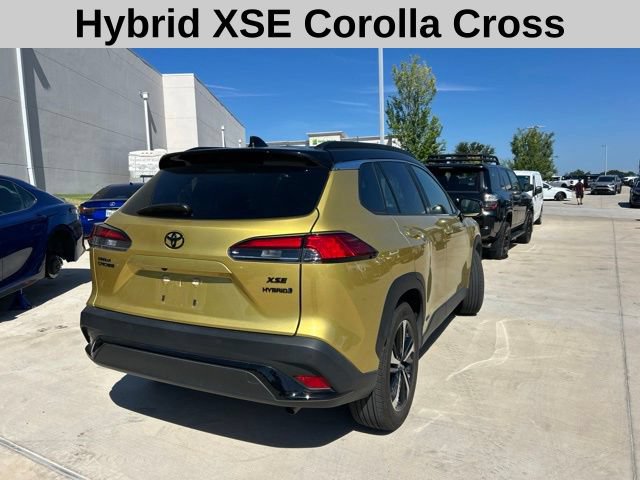 Used 2024 Toyota Corolla Cross AWD Hybrid w/ Convenience Package image 3