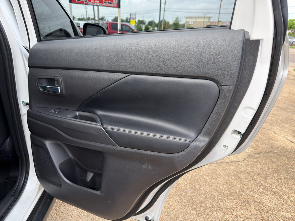 Used 2019 Mitsubishi Outlander ES AWD/4WD image 30