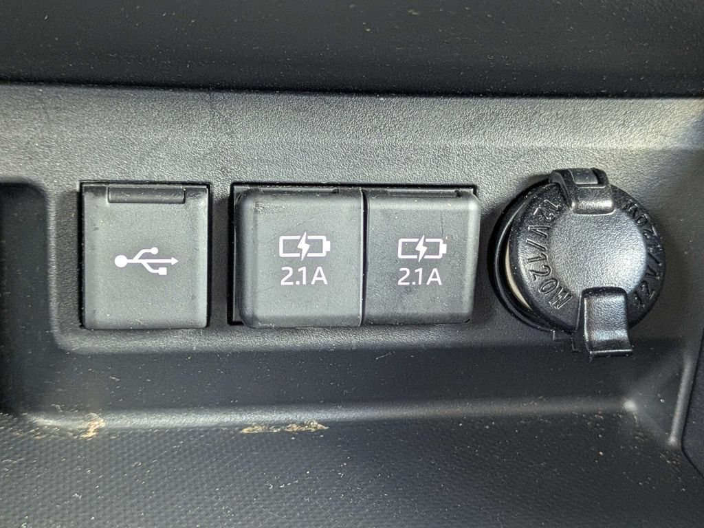 Used 2021 Toyota Highlander Limited FWD image 26