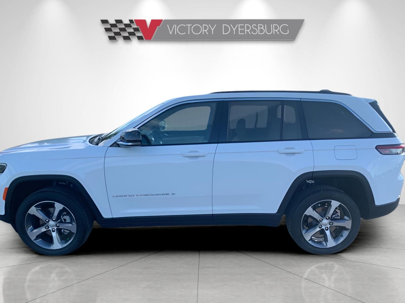 Used 2025 Jeep Grand Cherokee Limited image 5